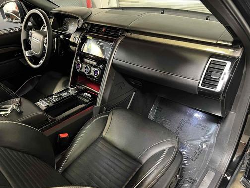 Santorini Black Metallic 2020 Land Rover Discovery HSE LUXURY