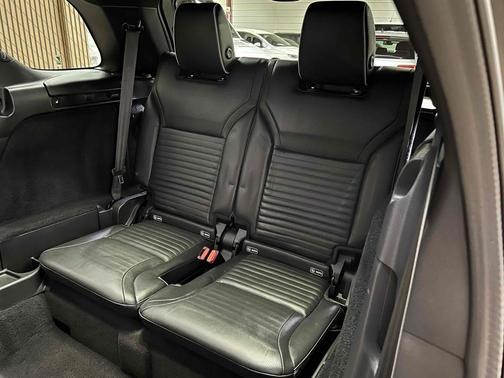 Santorini Black Metallic 2020 Land Rover Discovery HSE LUXURY