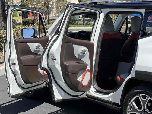 Alpine White 2017 Jeep Renegade Limited