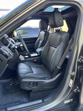 Silicon Silver Premium Metallic 2018 Land Rover Discovery HSE