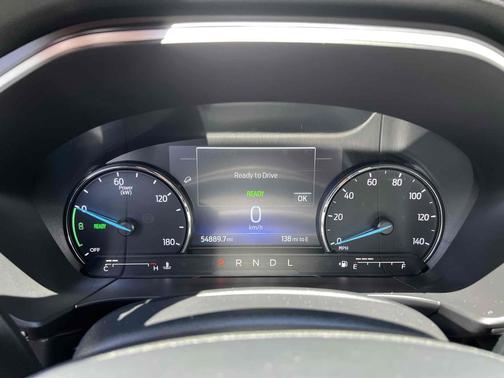 Star White Metallic Tri-Coat 2022 Ford Escape SEL