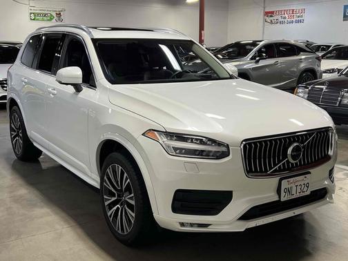 2021 Volvo XC90 T5 Momentum