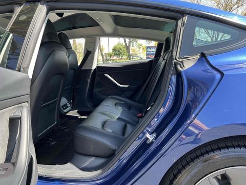 2022 Tesla Model 3 Standard Range