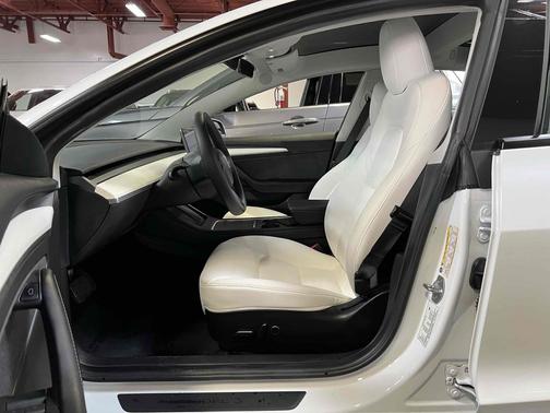 Pearl White Multi-Coat 2023 Tesla Model 3 Standard Range