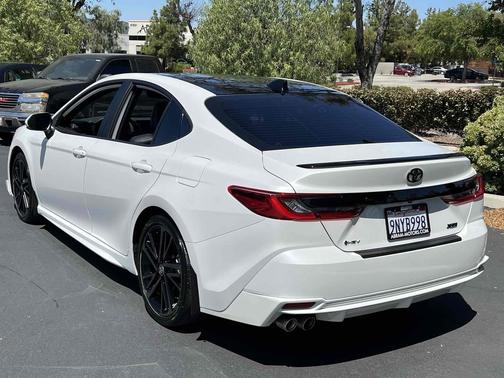 Wind Chill Pearl 2025 Toyota Camry XSE