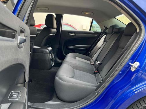 Ocean Blue Metallic Clearcoat 2019 Chrysler 300 Touring