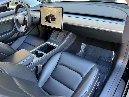 2022 Tesla Model 3 Standard Range