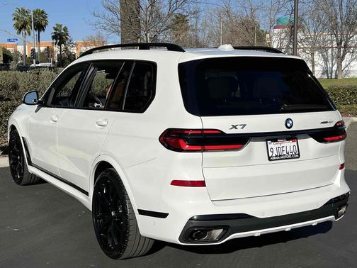 2024 BMW X7 xDrive40i