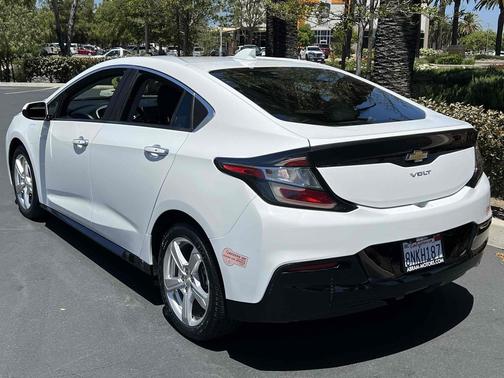 Summit White 2019 Chevrolet Volt LT