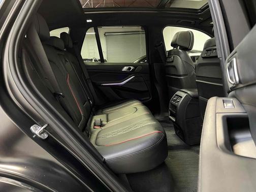 Carbon Black Metallic 2022 BMW X5 xDrive40i