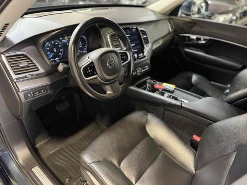 Denim Blue Metallic 2020 Volvo XC90 Momentum