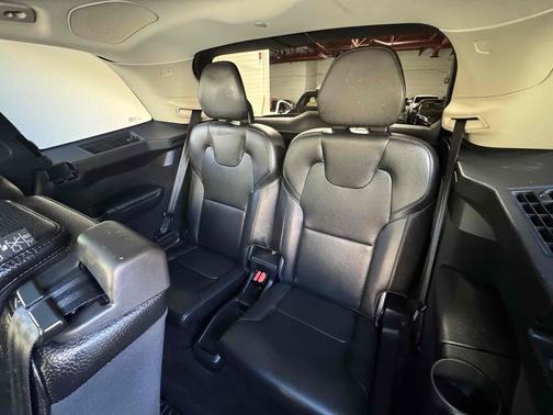 Denim Blue Metallic 2020 Volvo XC90 Momentum