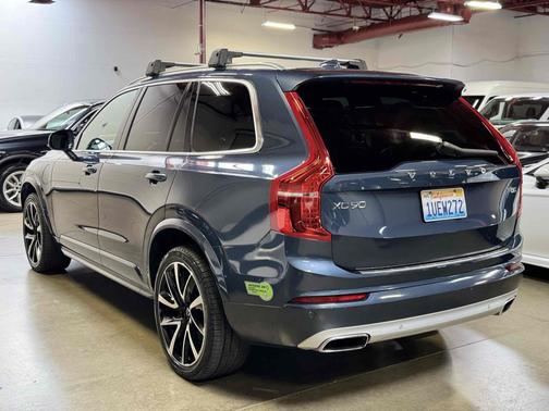 Denim Blue Metallic 2020 Volvo XC90 Momentum
