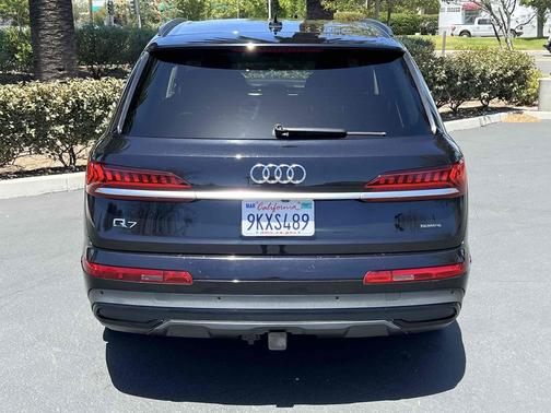 Orca Black Metallic 2020 Audi Q7 55 Prestige