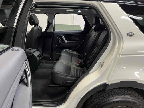 Fuji White 2021 Land Rover Discovery Sport SE