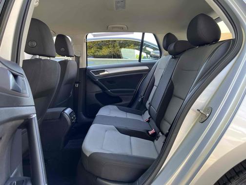 2016 Volkswagen e-Golf SE