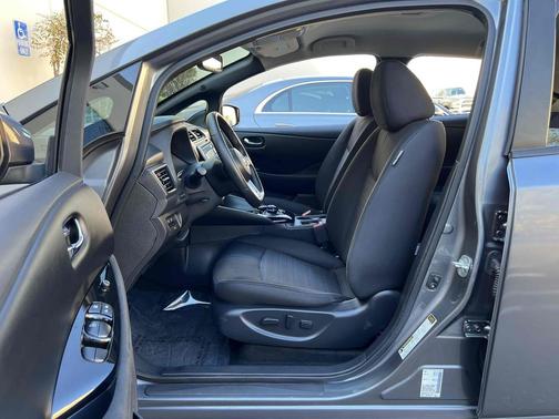 2018 Nissan Leaf SV