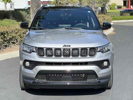 Billet Silver Metallic Clearcoat 2023 Jeep Compass Latitude