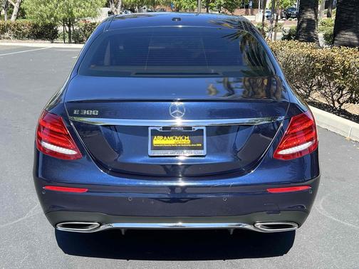 Lunar Blue Metallic 2017 Mercedes-Benz E-Class E 300