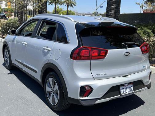 Silky Silver 2020 Kia Niro LX