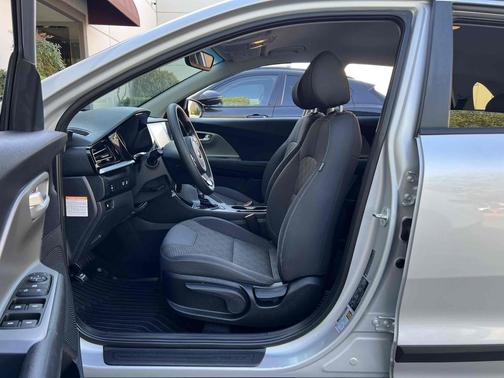Silky Silver 2020 Kia Niro LX