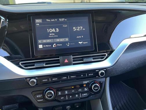 Silky Silver 2020 Kia Niro LX
