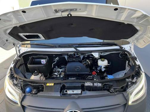 Arctic White 2024 Mercedes-Benz Sprinter 2500 High Roof