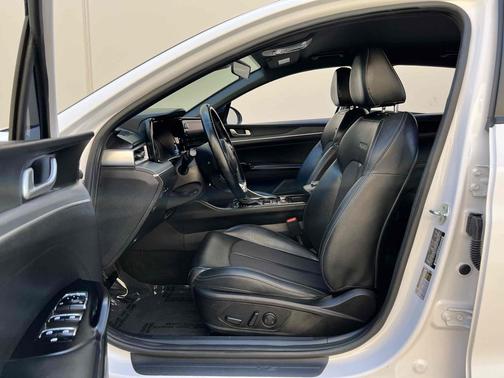 Glacial White Pearl 2022 Kia K5 GT-Line