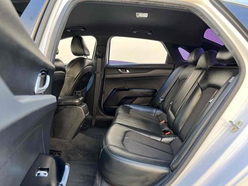 Glacial White Pearl 2022 Kia K5 GT-Line