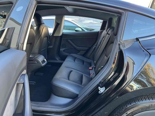 2022 Tesla Model 3 Standard Range