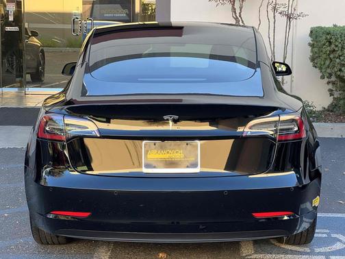 2022 Tesla Model 3 Standard Range