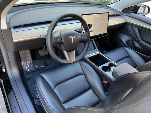 2022 Tesla Model 3 Standard Range