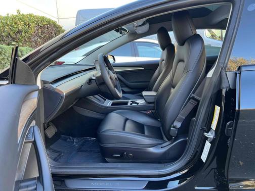 2022 Tesla Model 3 Standard Range