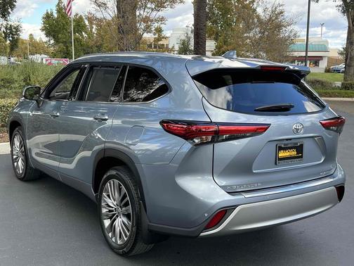 2020 Toyota Highlander Platinum