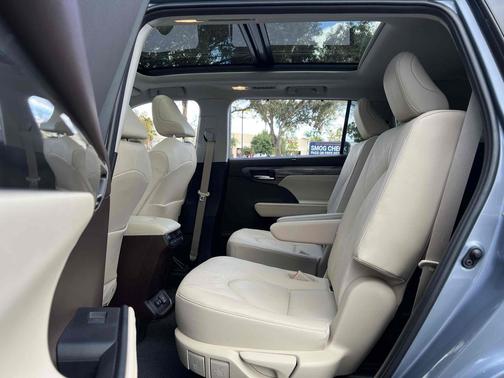 2020 Toyota Highlander Platinum