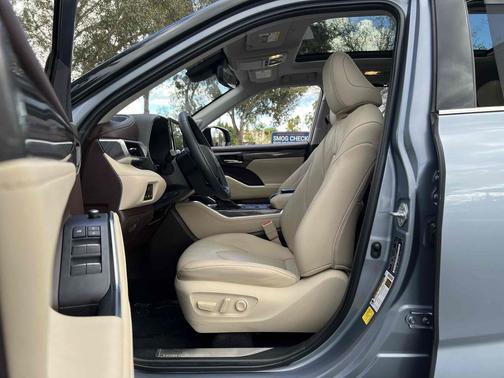 2020 Toyota Highlander Platinum
