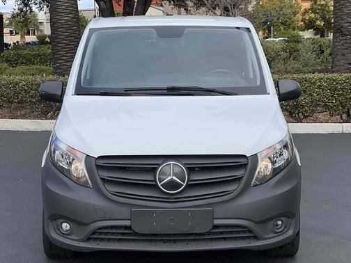 2022 Mercedes-Benz Metris Base