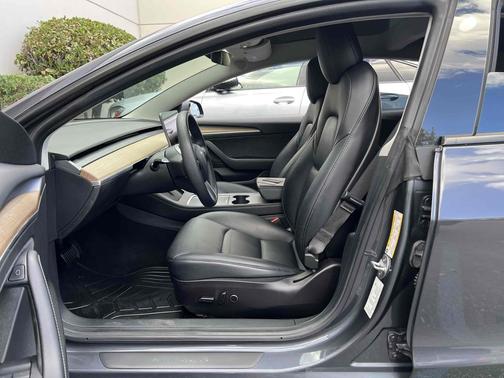 2022 Tesla Model 3 Standard Range