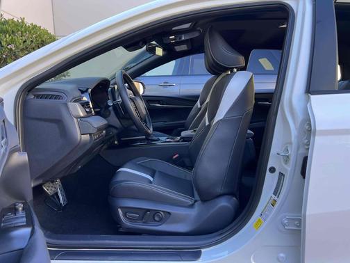 Ice Cap 2025 Toyota Camry LE