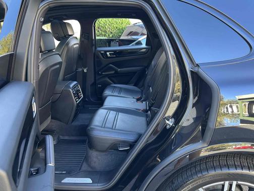 2019 Porsche Cayenne S
