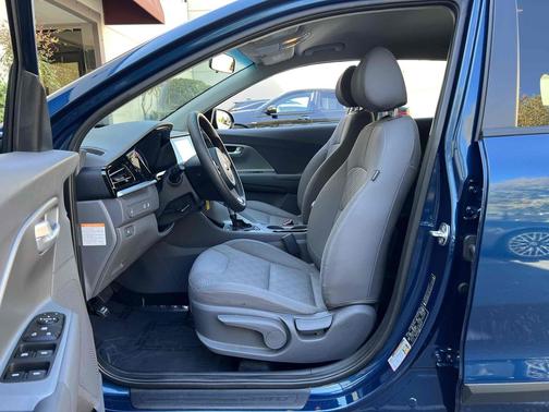 2020 Kia Niro LX