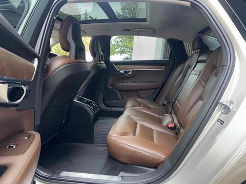 Luminous Sand Metallic 2018 Volvo S90 T6 Inscription