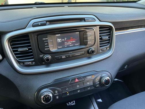 Ebony Black 2016 Kia Sorento LX