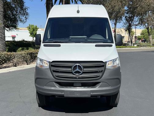 Arctic White 2022 Mercedes-Benz Sprinter 2500