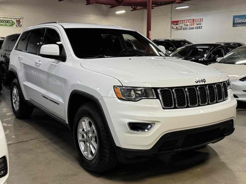 2020 Jeep Grand Cherokee Laredo