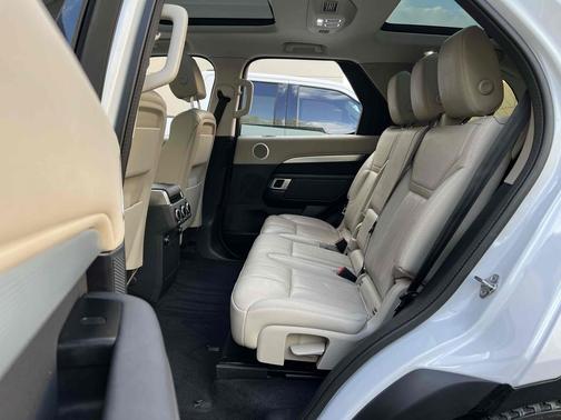 2020 Land Rover Discovery Landmark Edition