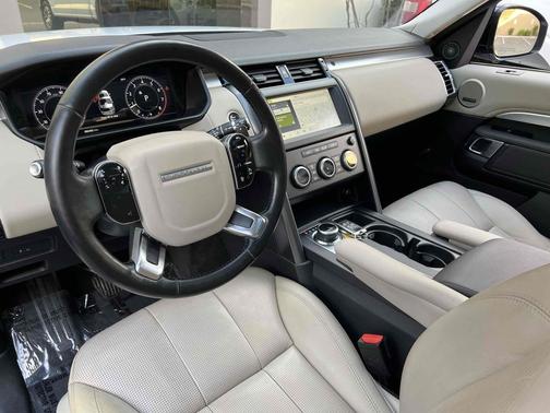 2020 Land Rover Discovery Landmark Edition