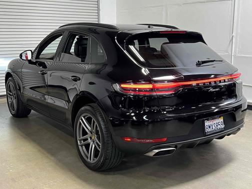 2019 Porsche Macan - PANORAMIC ROOF SYSTEM - PREMIUM PACKAGE