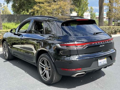 2019 Porsche Macan - PANORAMIC ROOF SYSTEM - PREMIUM PACKAGE