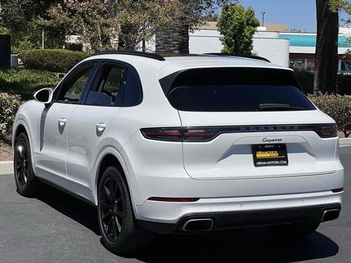 White 2019 Porsche Cayenne Cayenne
